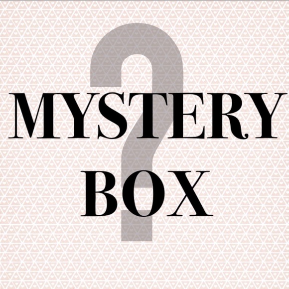 Other - Women’s Mystery Reseller Box 8 items for $25